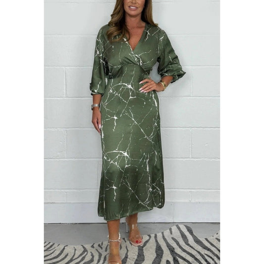 🌴 A summer-exclusive 👗 V-neck long-sleeved midi skirt for a lazy French romance 💕